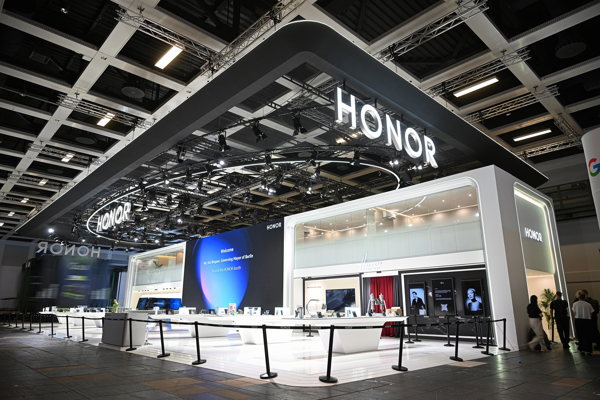 Stoisko HONOR, IFA 2024 — realizacja: BWS Expo Plus